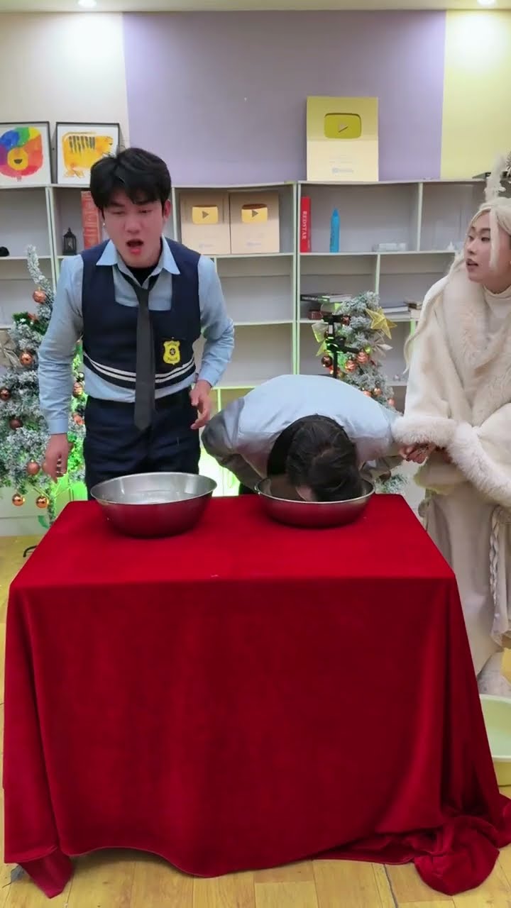 Oh my god! The clown actually won the breath-holding challenge with this #clown #angel
