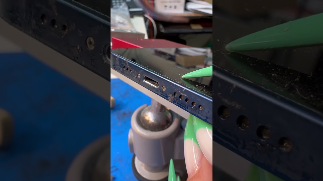 YouTubeでiPhone 12 socket cleaning #fixitを視聴 YouTubeでiPhone 12 socket cleaning #fixitを視聴