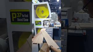 Band saw. thin veneer band saw