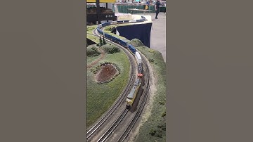 N Scale Intermodal Train led by ScaleTrains BNSF and Union Pacific locos at Timonium show