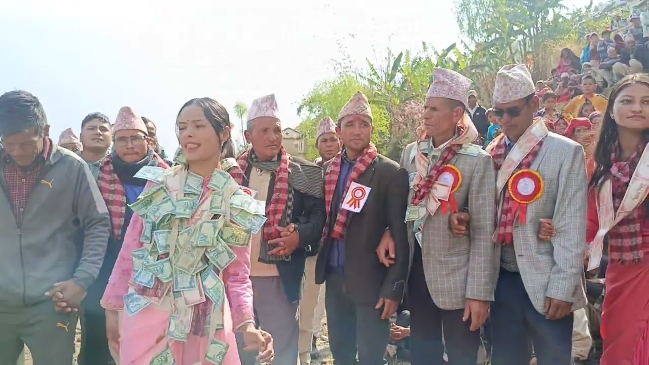 बिपना सिंह र शंकर मल्लले कालिकोट खाडाचक्र नगरपालिका दाहा मा बिरेन्द्र शाहिको बिहेमा मच्चाए देउडा🙏