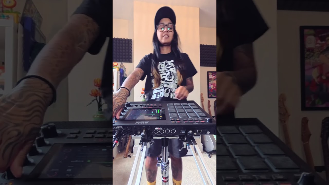 J Dilla flips live on MPC - Gnarly - YouTube