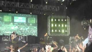 03 Miro de atrás - Kapanga (Cosquín Rock '11 - Día 3)
