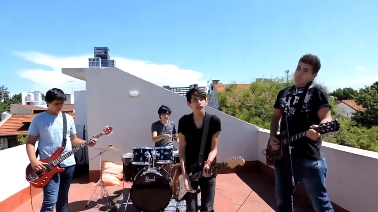 Fugitivos - Ni Un Minuto Más (Videoclip Oficial)