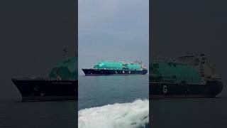 LNG Gas Tanker 🚨| SERI CEMARA 😱 #gastanker #biggestship #lng #sailing #tankership