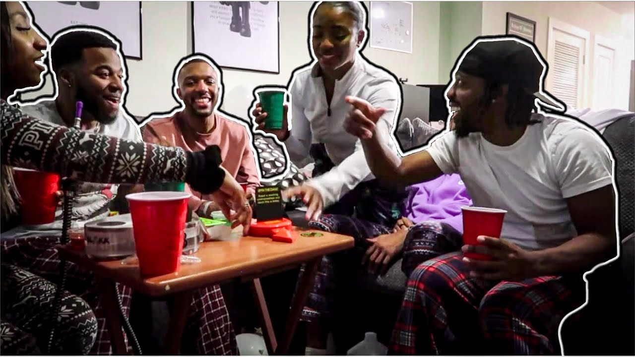 1st Christmas Party Vlog 🫠| Crazy Games | feat. IceFamilia & Friends 💎