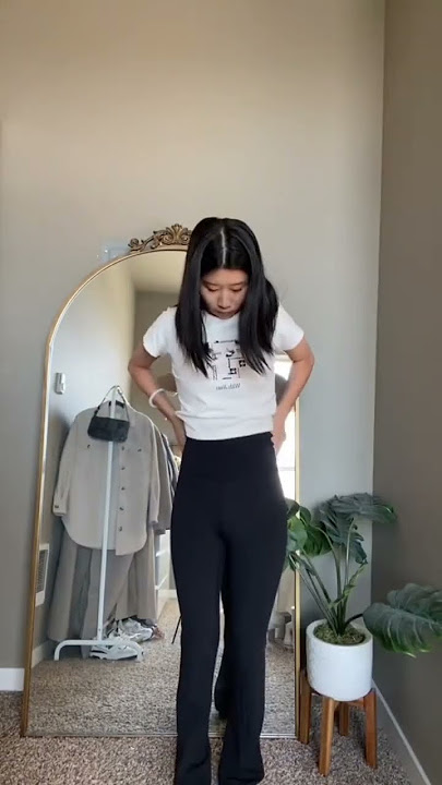Flared Leggings/Yoga Pants Outfit Idea 🖤 #springoutfit #fashion #outfitinspo #outfitidea #ootd