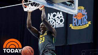 A new era in college athletics appears to be on the horizon with ncaa
taking step toward allowing student athletes profit off their names,
images an...