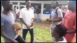 Ambiance Youssoumba, très fort avec des voix harmonieuses