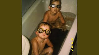 Смотреть клип Easy (Instrumental)