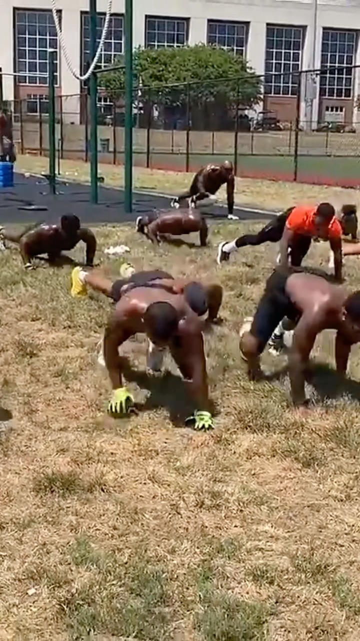 #JasonDeruloTV // Push-Ups ? #GotPermissionToPost From @thatsgoodmoney #HandsOnMe