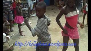 Download Lagu Dança Tradicional de Malanje incrivelmente no Bairro do Malanjinho Golf 1 MP3