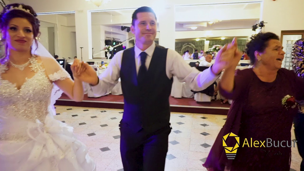 ⁣Formatia Scenic din Calarasi - Colaj Petrecere Hore si Sarbe ca la Nunta Nou 2019 @ABM