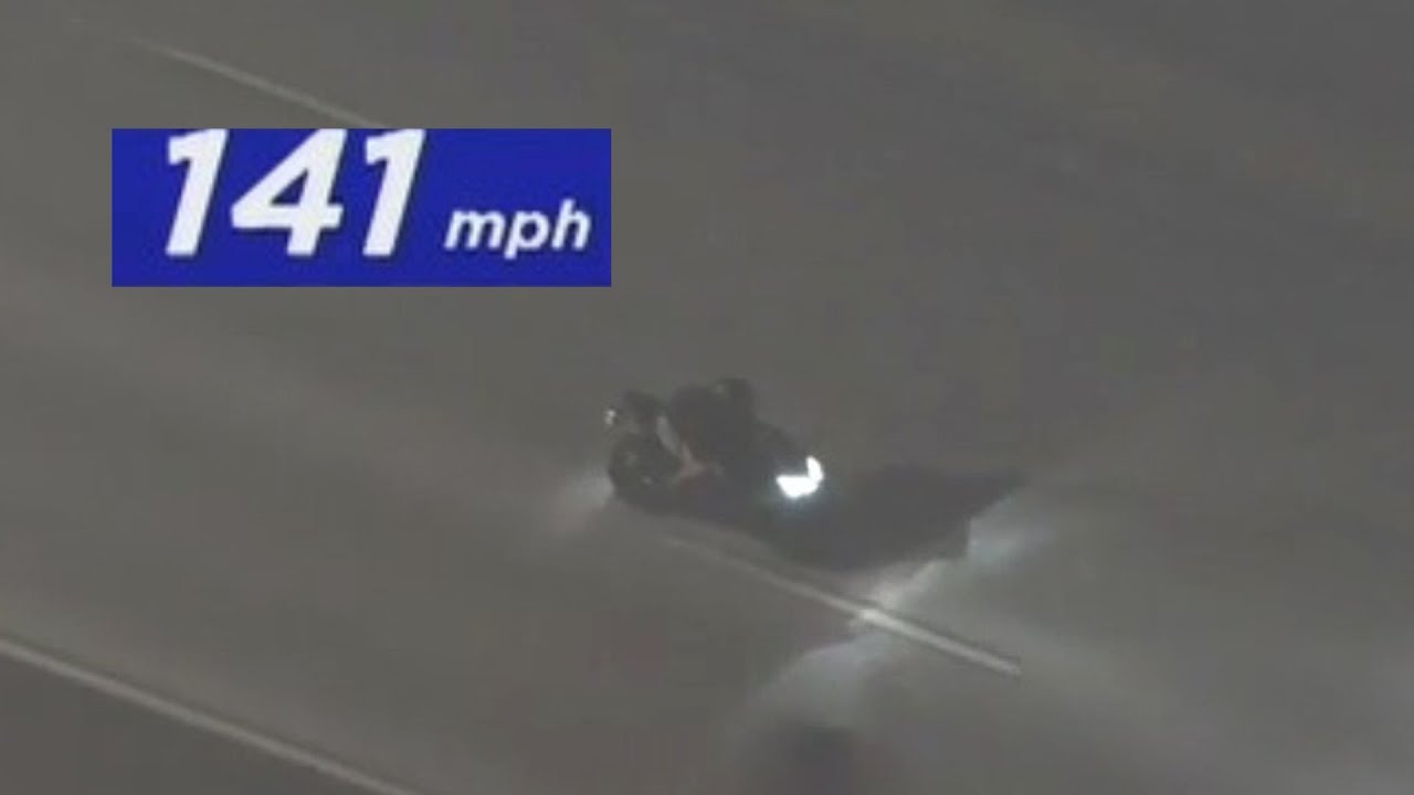 Motorcyclist breaks 140 mph in police chase in Los Angeles County - YouTube
