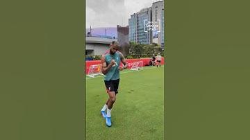 Gakpo finishes team move 👌