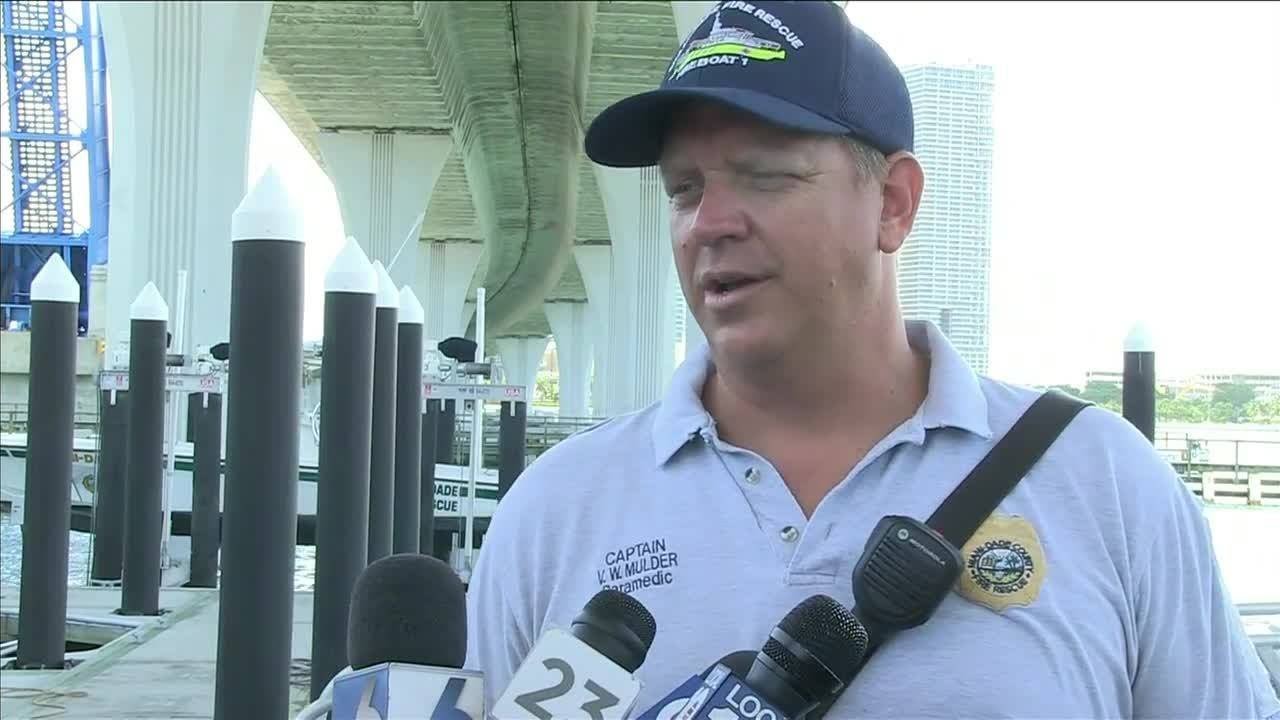 2 men survive boat explosion off Key Biscayne - YouTube