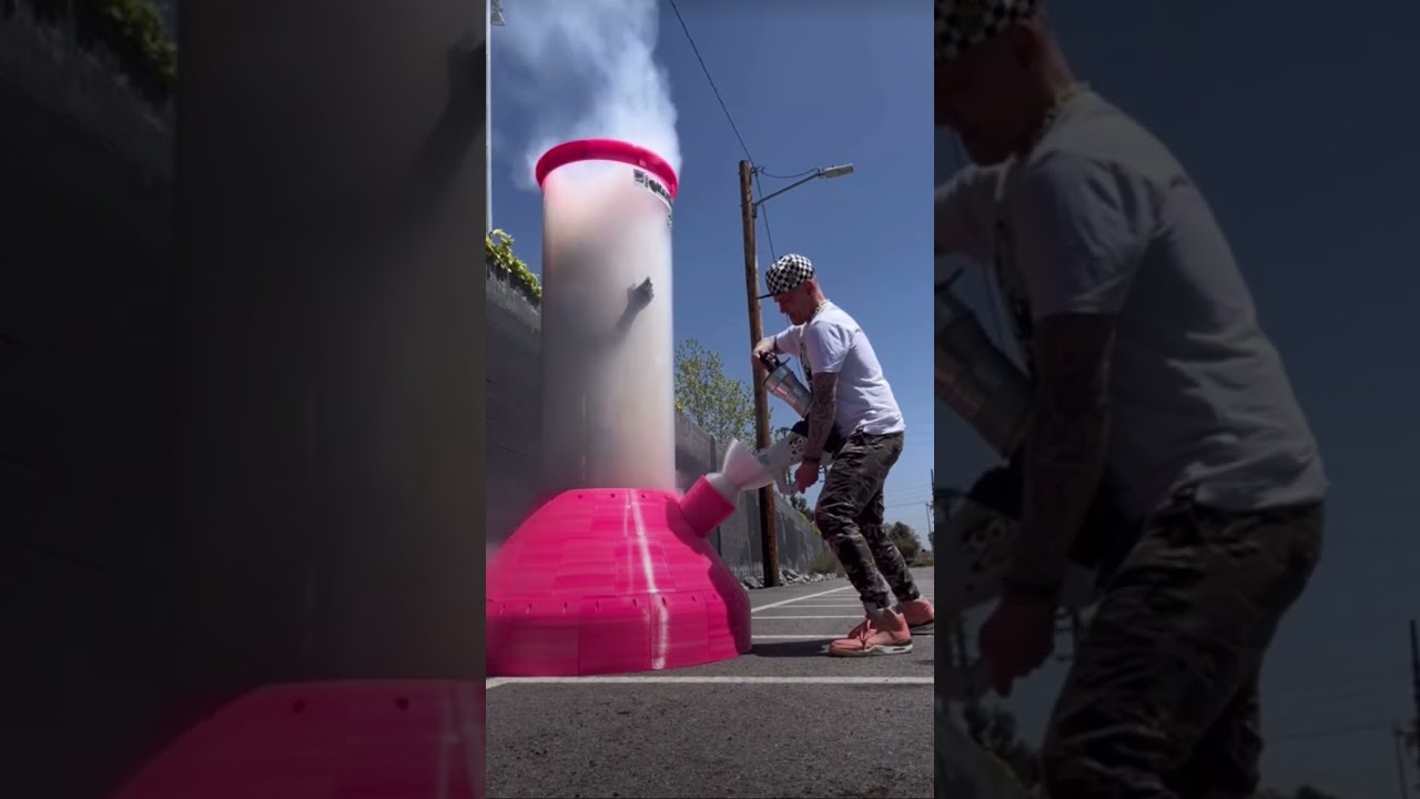 Human size bong rip experiment.