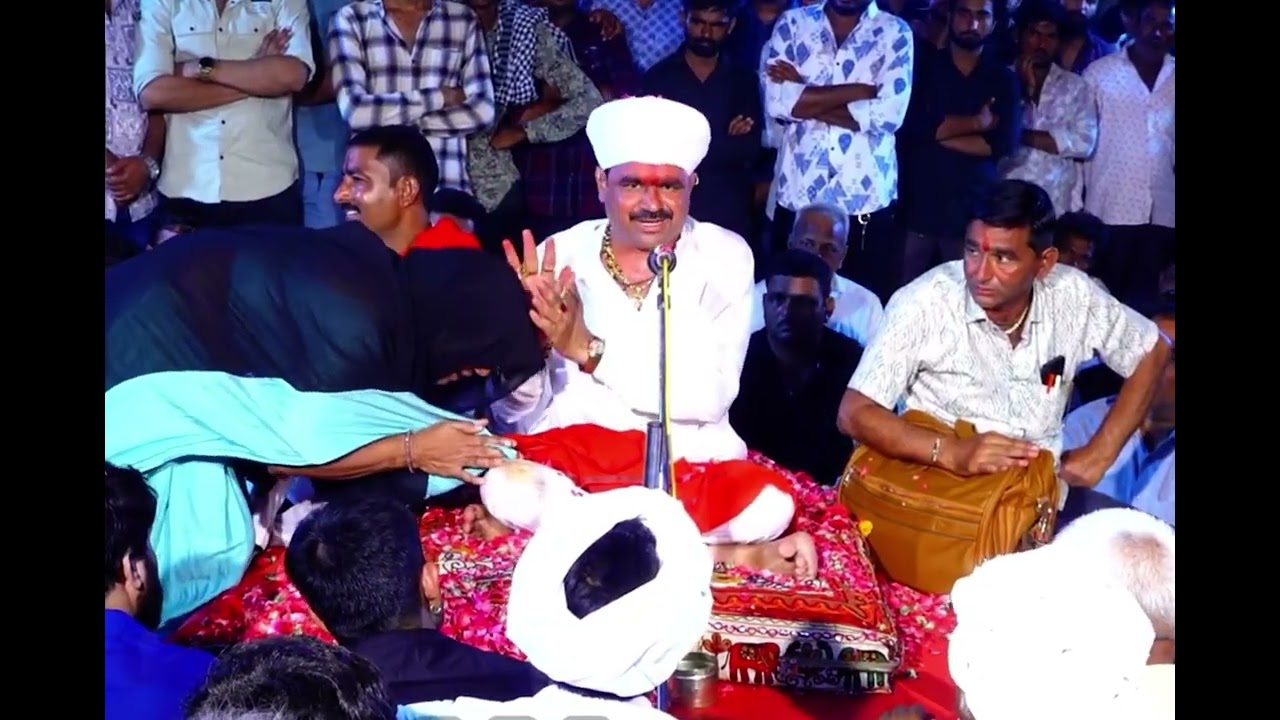 વિજય ભુવાજી ધૂણી ને કેવું બોલ્યા જોવો વિડિયો માં #trending #trend #trendingshorts #youtube #shorts 