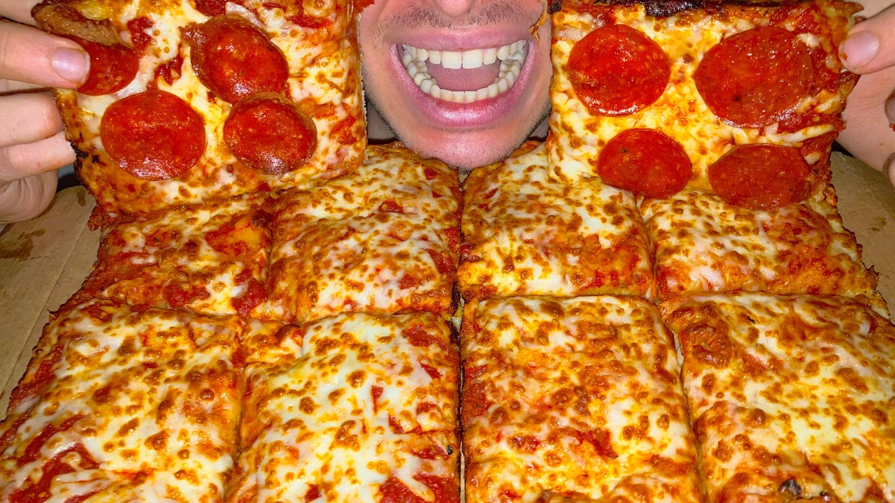 🍕 thick deep dish pizza square  🍕