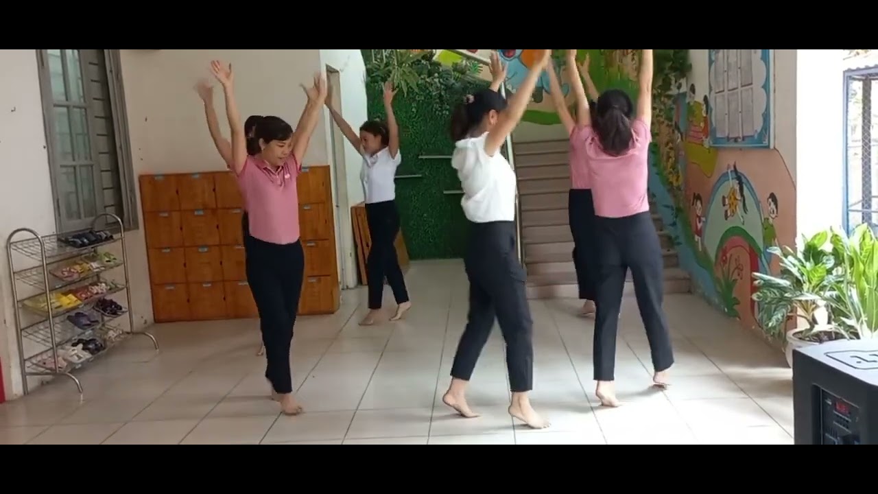 thể dục sáng. Trường mầm non Cấn Hữu