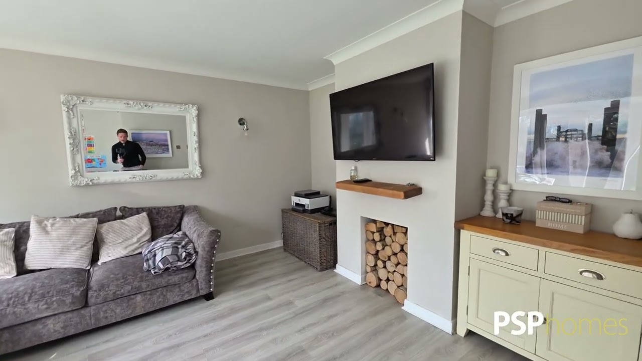 Detached bungalow with GRANTED PLANNING to turn into a 4 bed detached house in Hurstpierpoint 