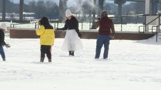 New Bern residents enjoy snow day