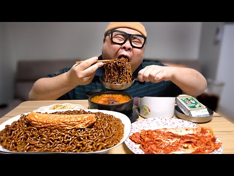 │Noodles <strong>in</strong> Black <strong>Bean</strong> Sauce Mukbang Eatingshow