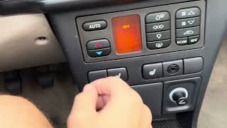 1995 Saab 900 SE Turbo convertible interior features