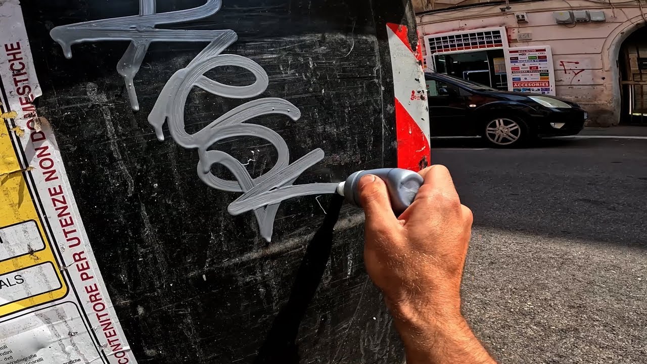 Graffiti Tagging in Roma Mission 90