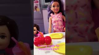 Barbie Skipper And Barbie Doll Get Valentines Cards And Make Cookies.