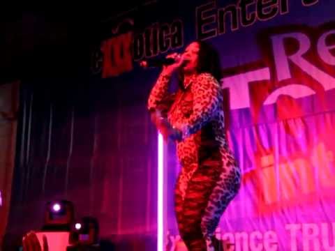 PINKYXXX LIVE AT EXXXOTICA 2012 CHICAGO - YouTube