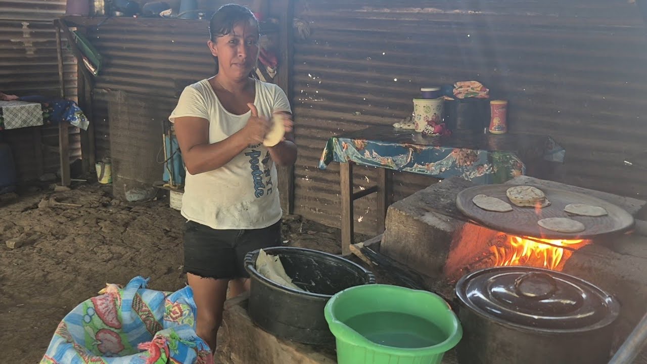 Doña Maga pondrá venta de tortillas para construir su casita 🏠 🥹