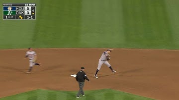 HOU@OAK: Altuve makes nifty stop, flips to start DP