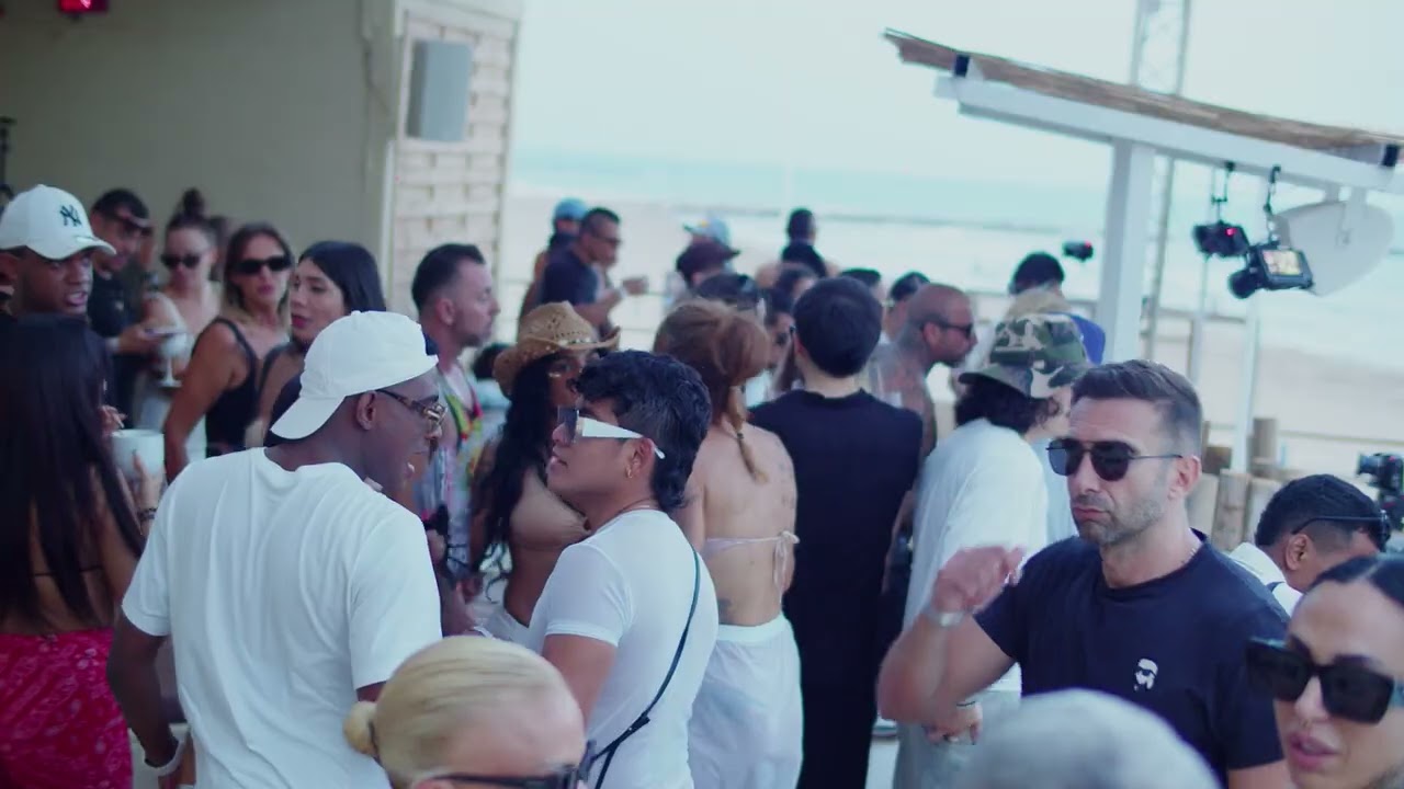 SANDRA SILVER - SHOWCASE GROOVE TIME - CALABLAVA BEACH CLUB auf YouTube ansehen SANDRA SILVER - SHOWCASE GROOVE TIME - CALABLAVA BEACH CLUB auf YouTube ansehen