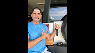 Installing Turtle Window Decal On My Jeep