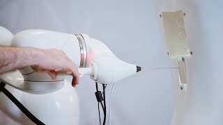 Geht doch: Auch als Online-Messe ein Erfolg
Es wäre erneut die weltgrößte Messe für Medizintechnik geworden - die Medica in Düsseldorf. Inhalt der Fachmesse: Geräte zur medizinischen Bildgebung, Geräte für therapeutische Zwecke und nicht zuletzt seit Covid-19 im Fokus: Labortechnik. Doch es kam anders: Die Veranstalter der Messe und die Hersteller der High-Tech-Exponate konnten nur virtuell zusammenkommen - in kaum einer Gemeinschaft als der Medizinbranche dürfte das Verständnis dafür größer gewesen sein. Und so wurde die erste virtuelle Medica zum vollen Erfolg. Geht doch: Auch als Online-Messe ein Erfolg