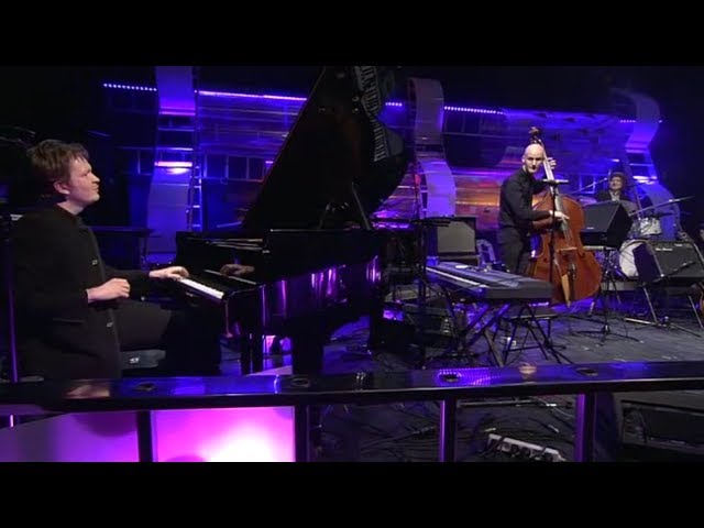 PEEDU KASS MOMENTUM - Valgast Volgaga