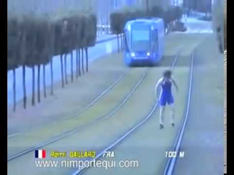 بصراحة انا ضحكت حتى دمعت    