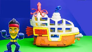 JAKE AND THE NEVER LAND PIRATES Disney Jake Bucky Submarine Toys Video Unboxing(We love Jake and the Never Land Pirates on Disney Junior! See all of our Surprise videos ..., 2014-12-14T09:00:05.000Z)