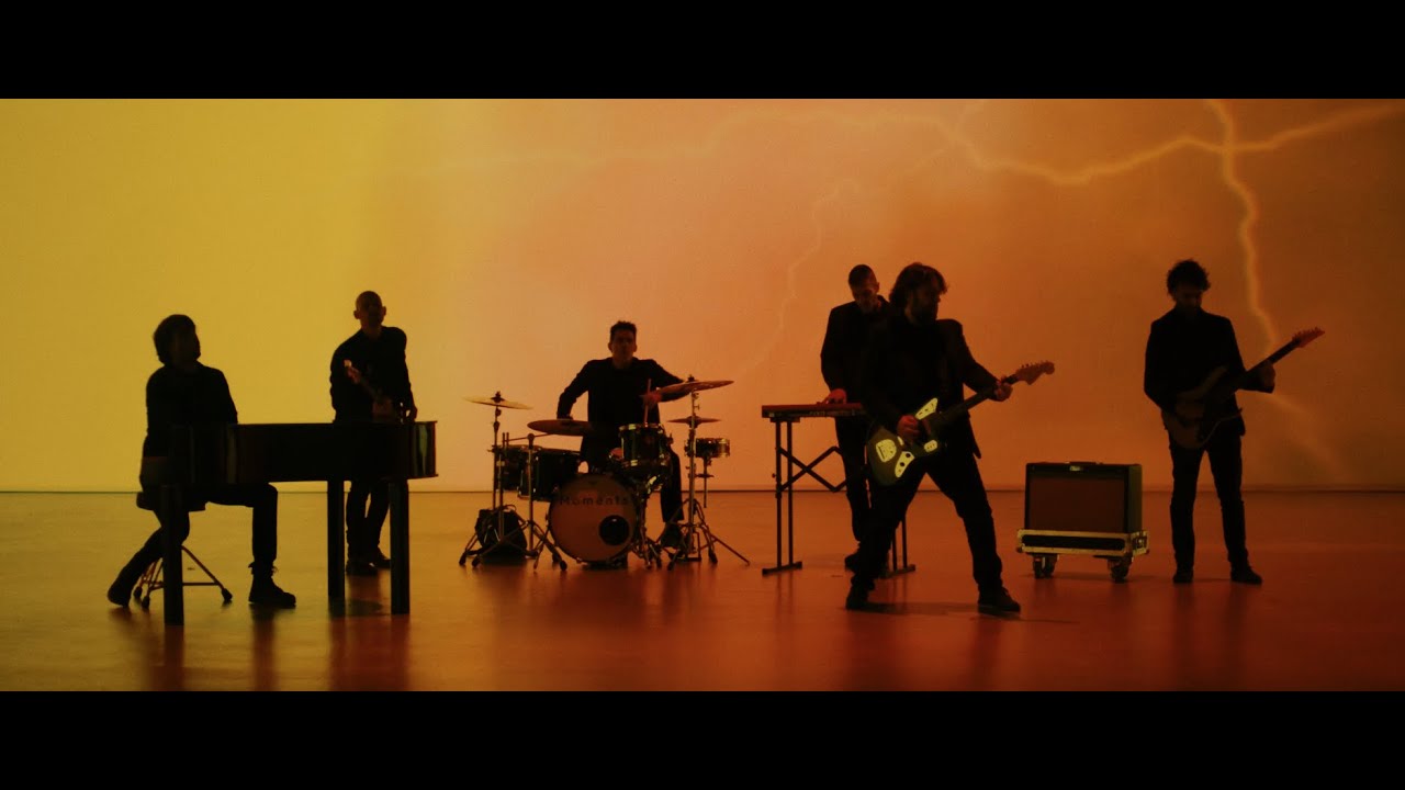 Sleduj Manu Guix - Moments (Videoclip Oficial) na YouTube Sleduj Manu Guix - Moments (Videoclip Oficial) na YouTube