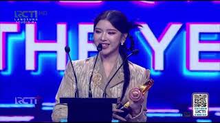 Tiara Andini Mewakilkan Mahalini,Yang Berhalangan Hadir Di Event IMA Awards 2025 