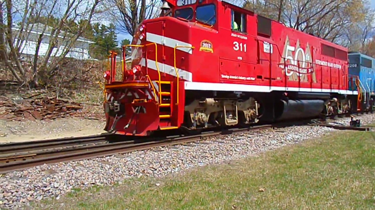 Vermont Railway 311 & GATX 2208 on FLSW - YouTube