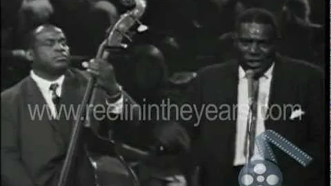 Howlin' Wolf "Smokestack Lightning" Live 1964 (Ree...