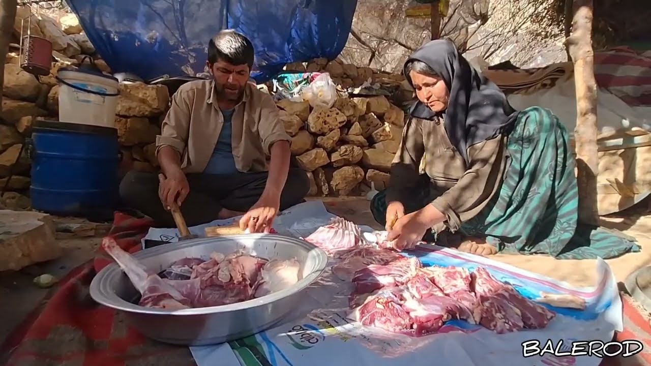 Real Nomadic Life in Zagros | Mother Butchers a Fresh Goat and Cooks Traditional Meat for Her Kids🐐