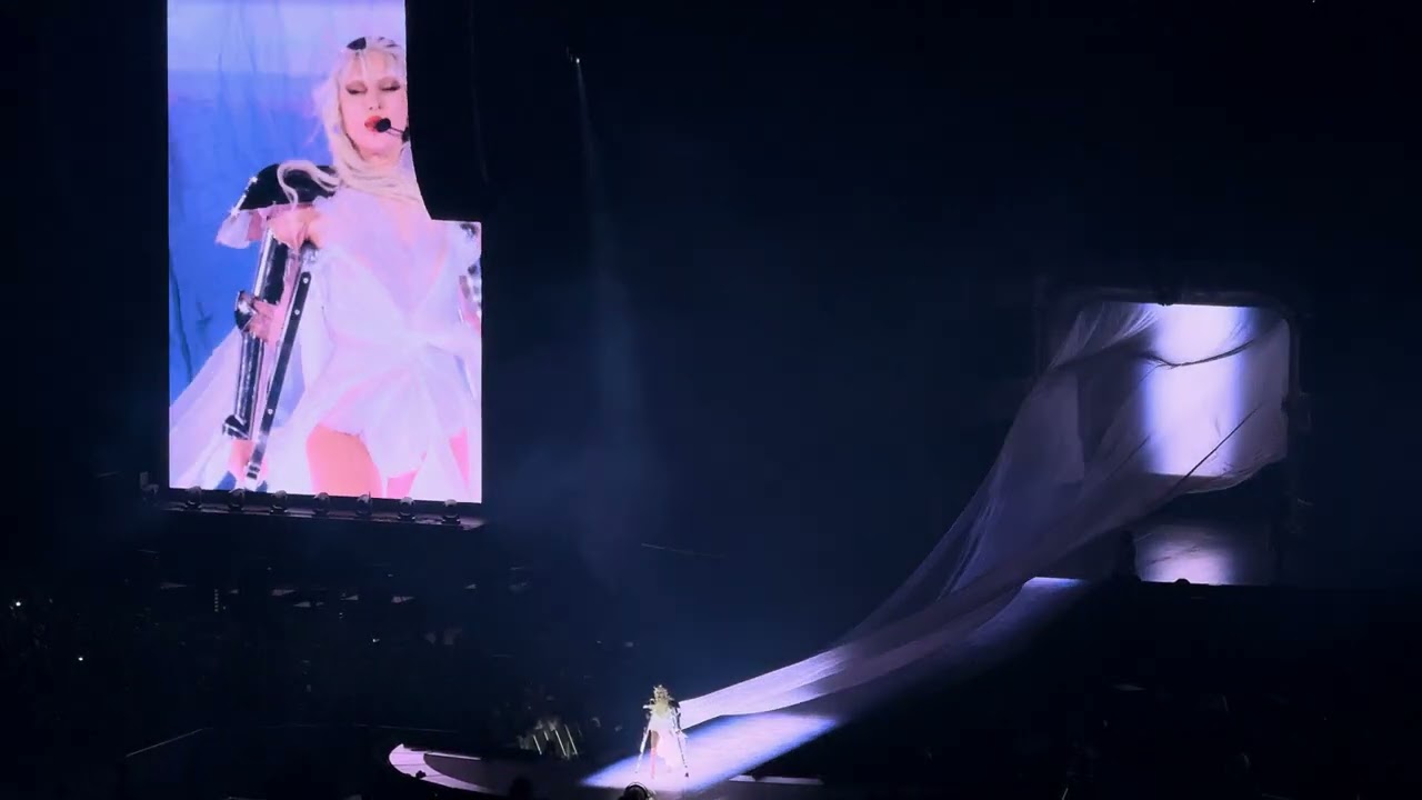 Paparazzi - Lady Gaga The Mayhem Ball in Osaka 20260121