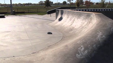 Traxxas Rally VXL Skate Park Bash 03