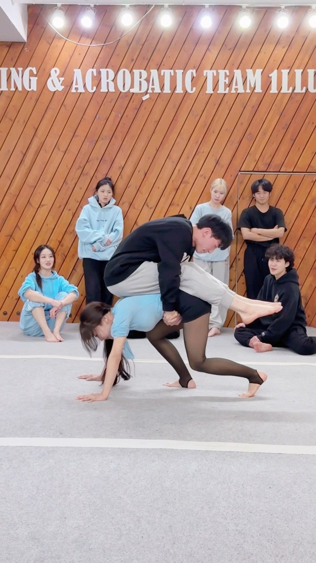 어부바 챌린지⁉️? Partner Challenge