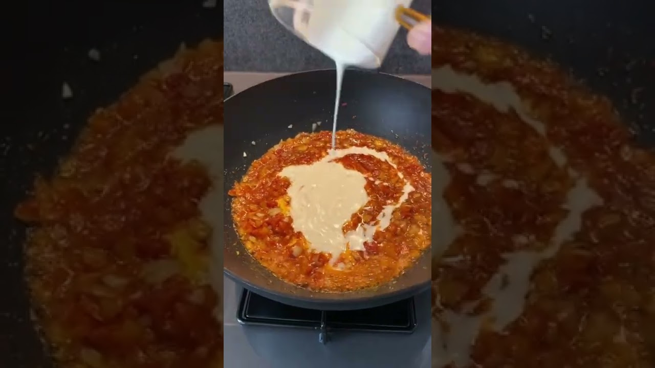 Kendi sosuyla pişen nefis makarna #yemektarifleri #pasta Kendi sosuyla pişen nefis makarna #yemektarifleri #pasta