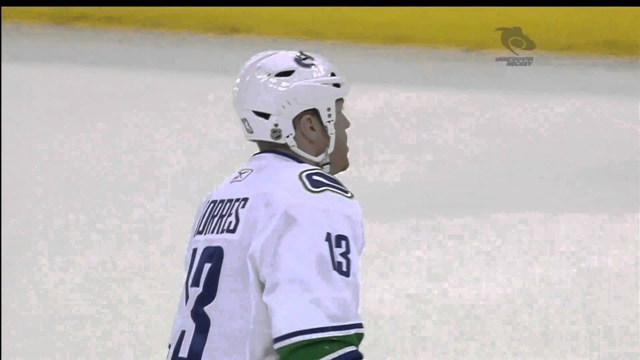 Canucks at Jackets - Raffi Torres 7-1 Goal - 12.23.10 - HD