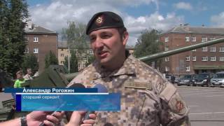 Через Даугавпилс прошла военная техника НАТО Через Даугавпилс прошла военная техника НАТО